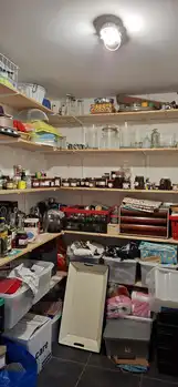 Voor en Na: Voorraadkast op de boerderij georganiseerd Kom op Orde - Professional organizing