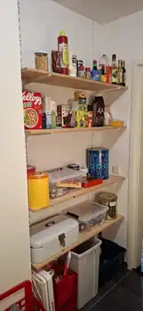 Voor en Na: Voorraadkast op de boerderij georganiseerd Kom op Orde - Professional organizing